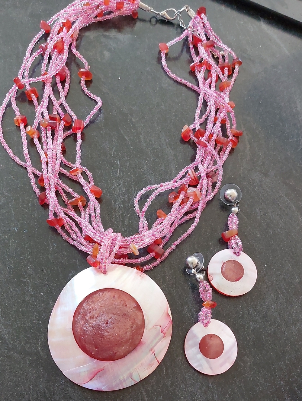 💜5/$25 Pink Shell Statement Necklace And Earring Set Multistrand